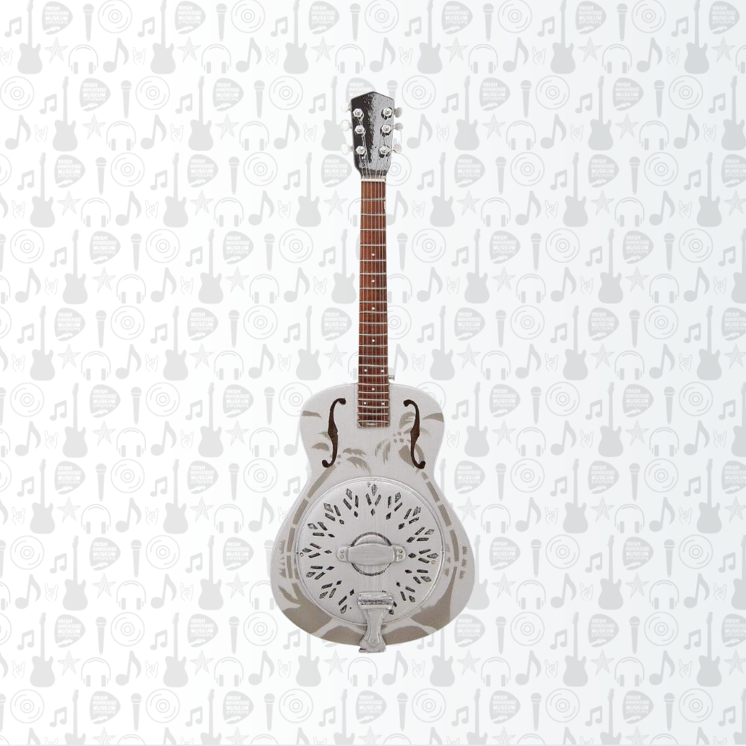 DOBRO guitar magnet