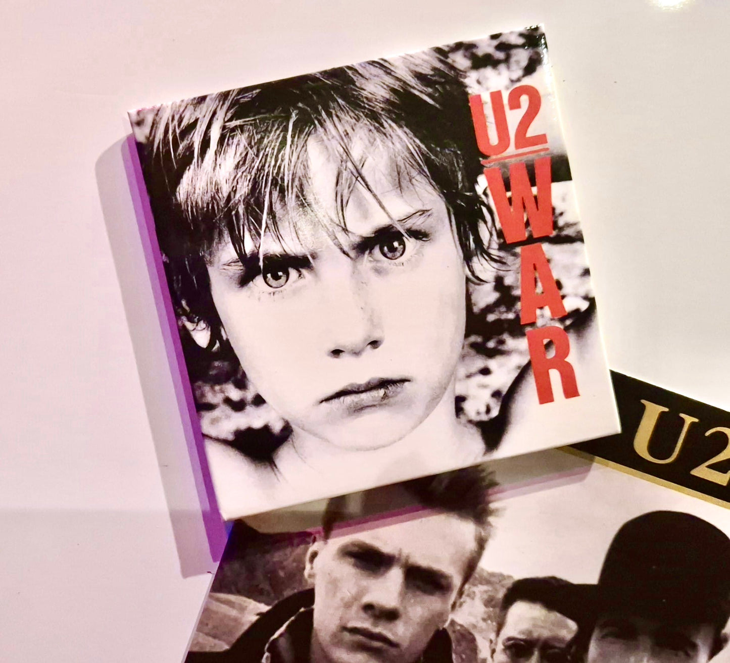 U2 War Magnet