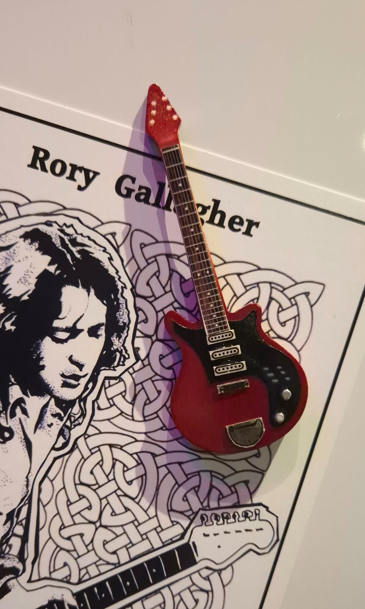 Brian May Red Special Magnet